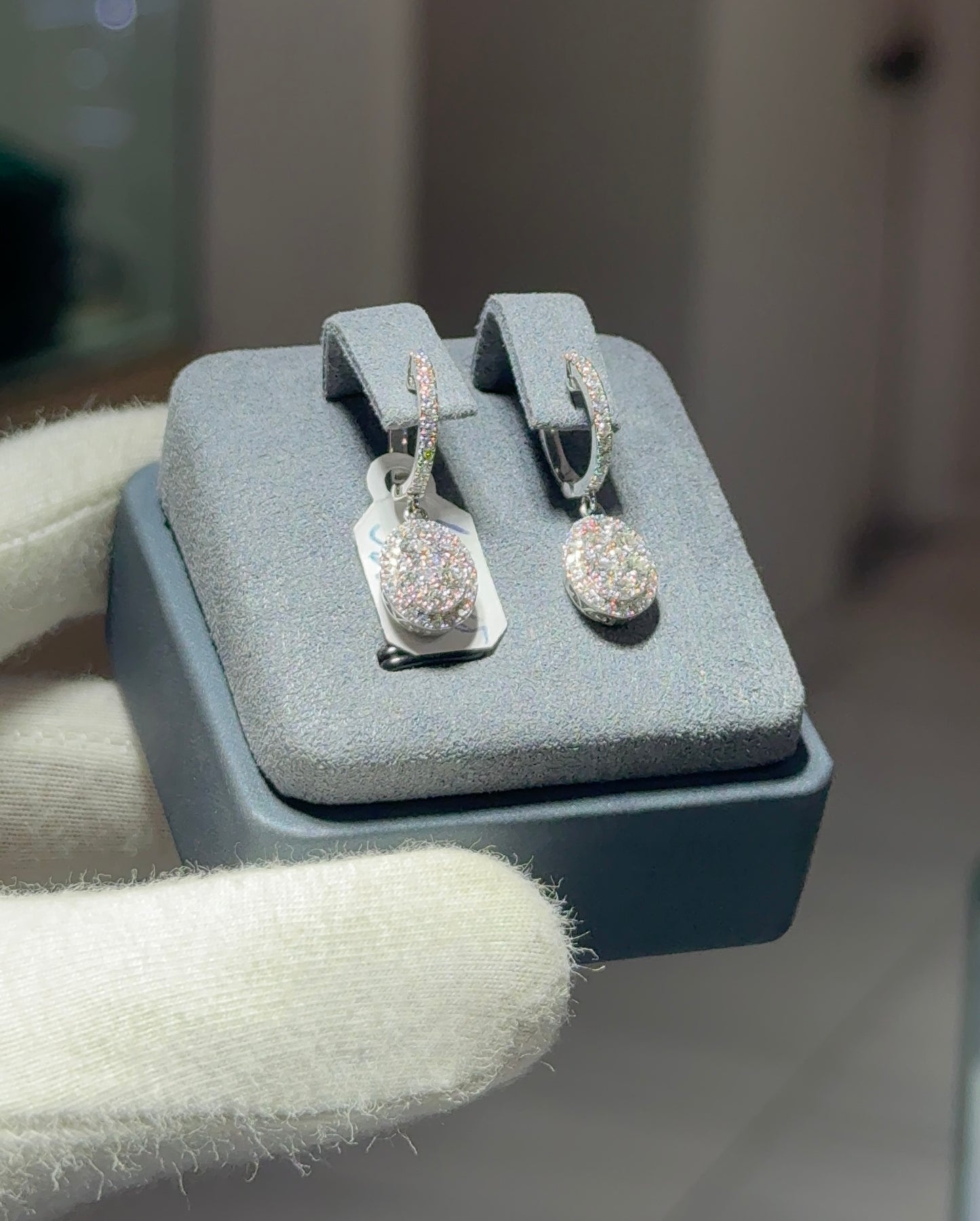 18ct Hanging Oval Earrings White Gold