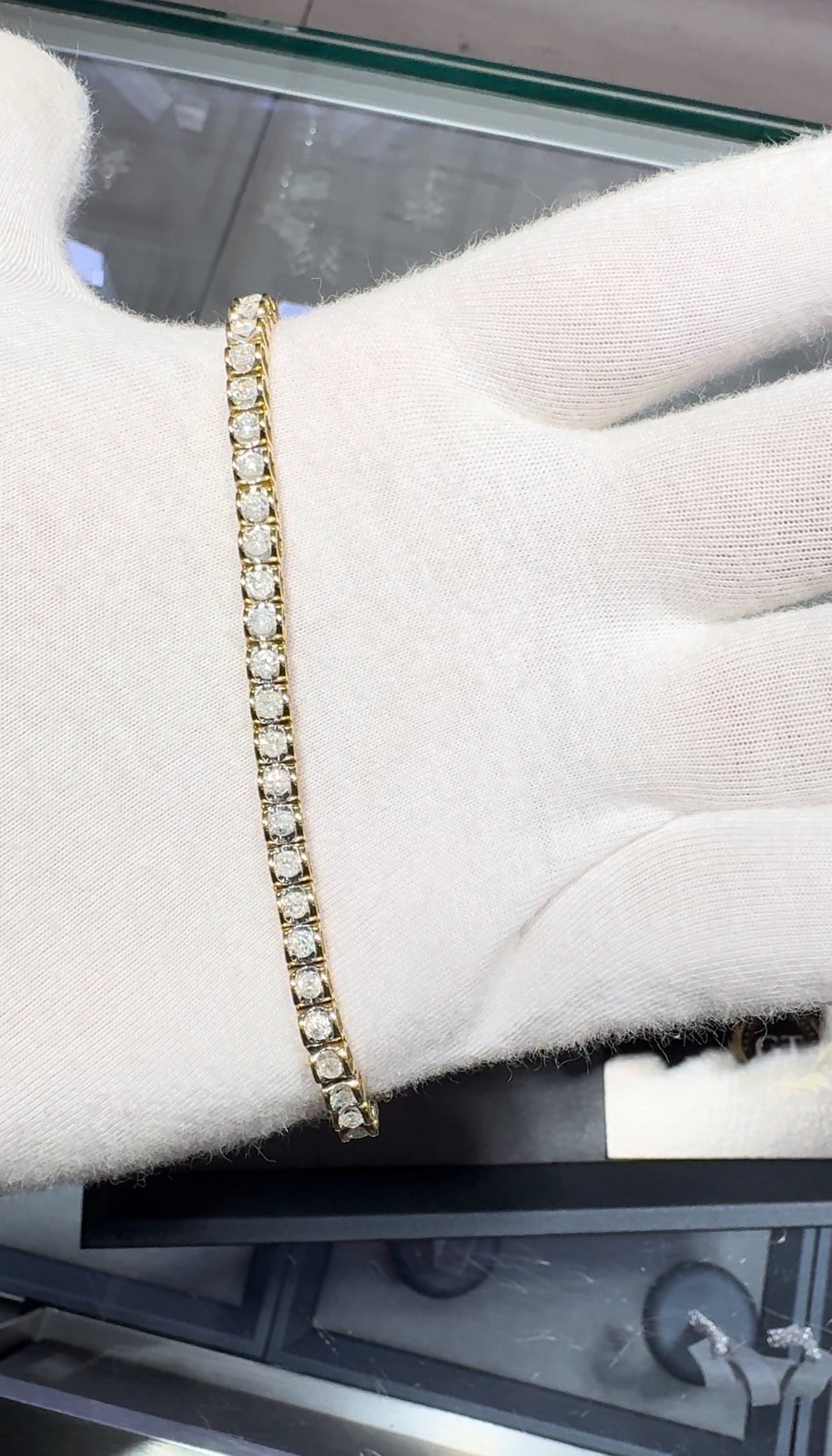 Yellow Gold Bracelet with Natural DIamonds